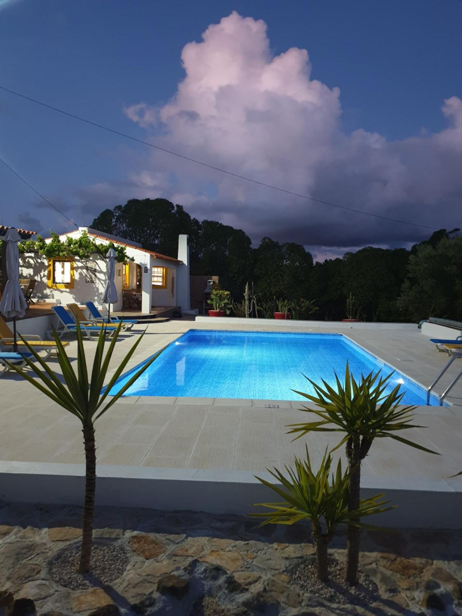 Вилла Sondela Self Catering Сан-Мартинью-ду-Порту Экстерьер фото